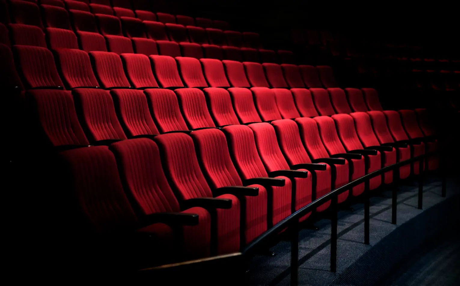 On Screen & Off Screen Advertising